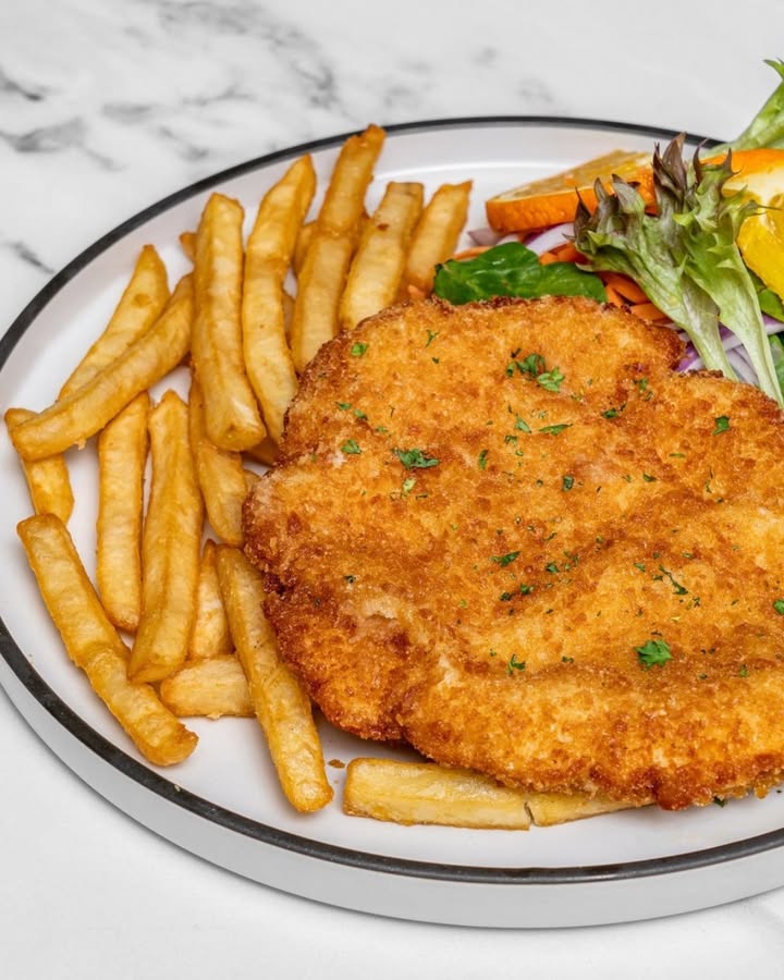 Featured image for “Schnitty Night Specials: $13 Schnitzel Every Tuesday at Club Redhead”