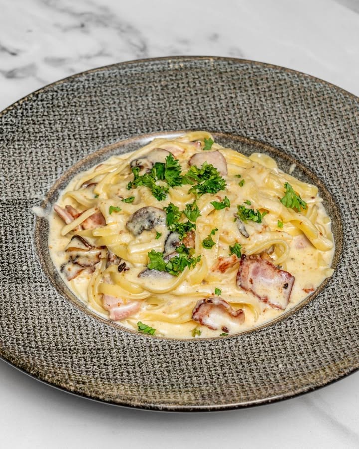 Featured image for “Testa Rossa: Fresh Dining Delights at Club Redhead”