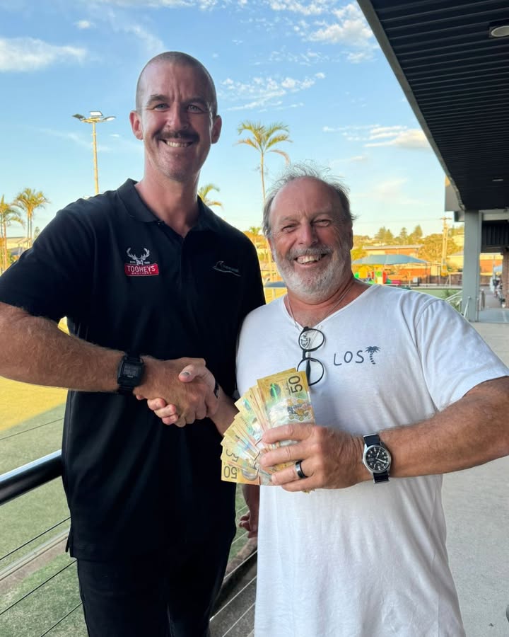 Featured image for “Stuart Smith Wins $5000 Members Draw at Club Redhead”